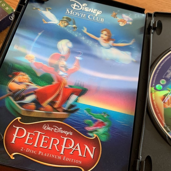 Peter Pan Platinum Edition DVD set EUC - Picture 6 of 7